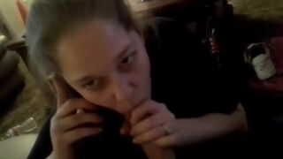 Lodzik podczas telefonicznej rozmowy 